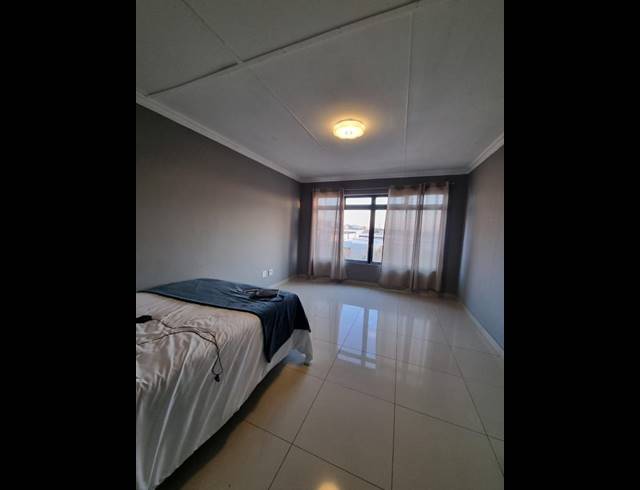 1 BEDROOM APARTMENT FOR SALE IN UMHLANGA RIDGE